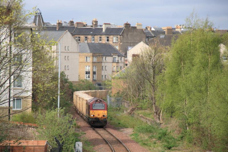 67024 on 6B45: 67024 on 6B45 10.25 Powderhall to Oxwellmains approaching Easter Road on 14/04/2011 Photo of 67024 on 6B45