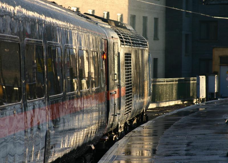 HST Reflections: A GNER HST stands at Glasgow Central Photo of HST Reflections