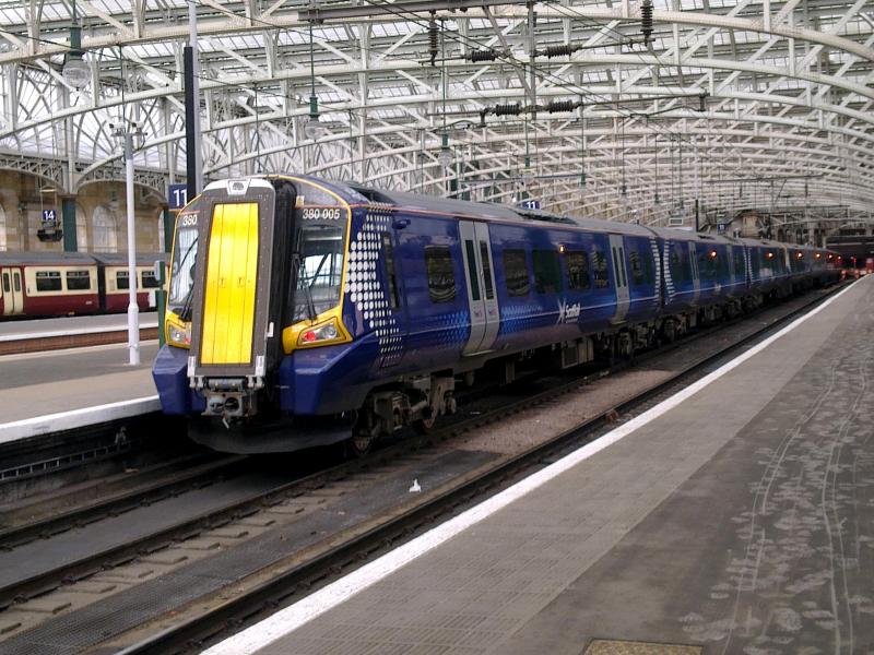 Photo of 380005 and 380108 at Glasgow Central