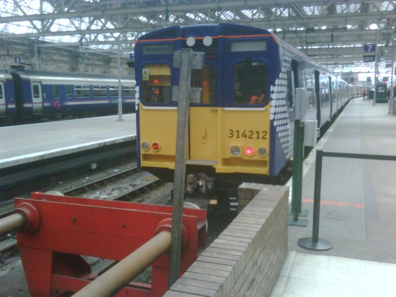 314212 - Glasgow Central: 314212 - Glasgow Central 16/04/11 2:45PM Photo of 314212 - Glasgow Central