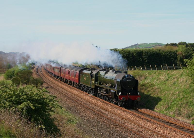 46115 1Z28 Leuchars:
46115 approaches Leuchars with 1Z28 Edinburgh to Inverness 'GB4' steam tour on 17th April 2011 Photo of 46115 1Z28 Leuchars