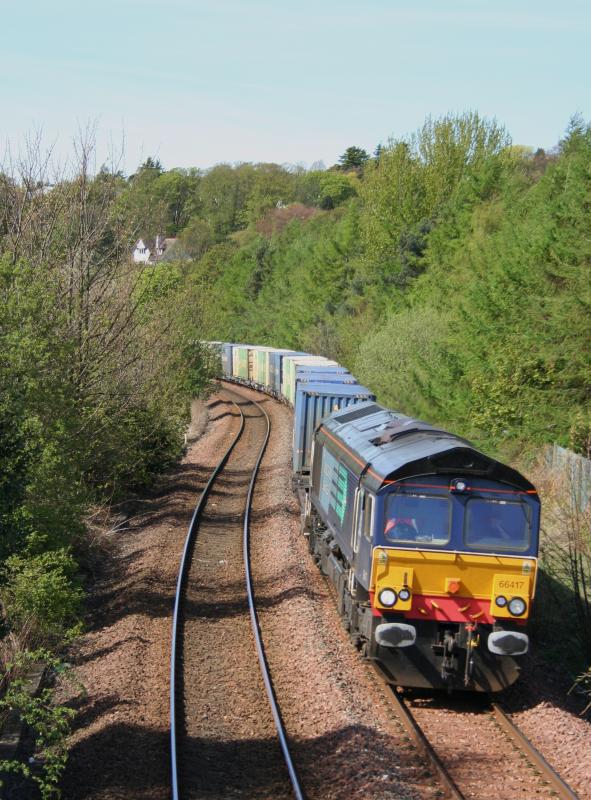 66417 4A13 Grangemouth to Aberdeen:
Soon to be leaving DRS, 66417 working 4A13 Grangemouth to Aberdeen intermodal approaches Dundee Photo of 66417 4A13 Grangemouth to Aberdeen