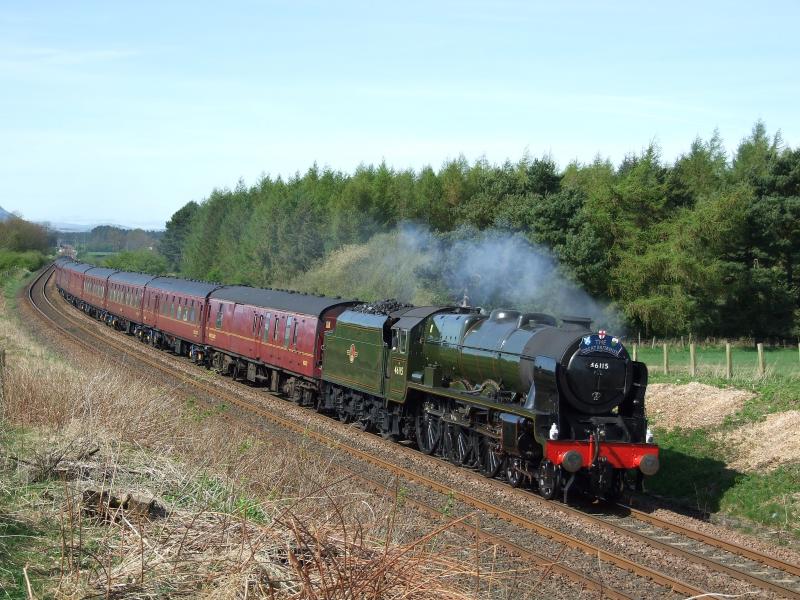 46115 approaches Cults Mill: Photo of 46115 approaches Cults Mill