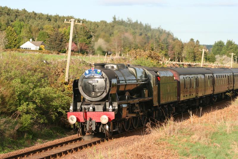 46115 pasing through Alves on GBIV: LMS Royal Scot Class 46115 Scots Guardsman passes through Alves on it's way to Inverness on 17 Apr 2011. Hauling the Great Britain IV. Photo of 46115 pasing through Alves on GBIV
