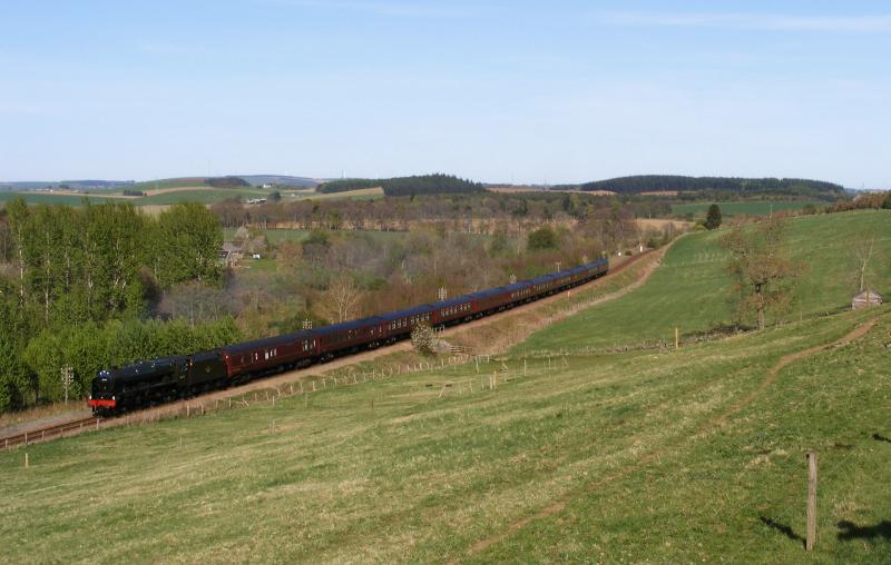 46115 Oyne: 46115 heads north at Oyne this time, with 1Z28 Edinburgh - Inverness GB4 railtour Photo of 46115 Oyne