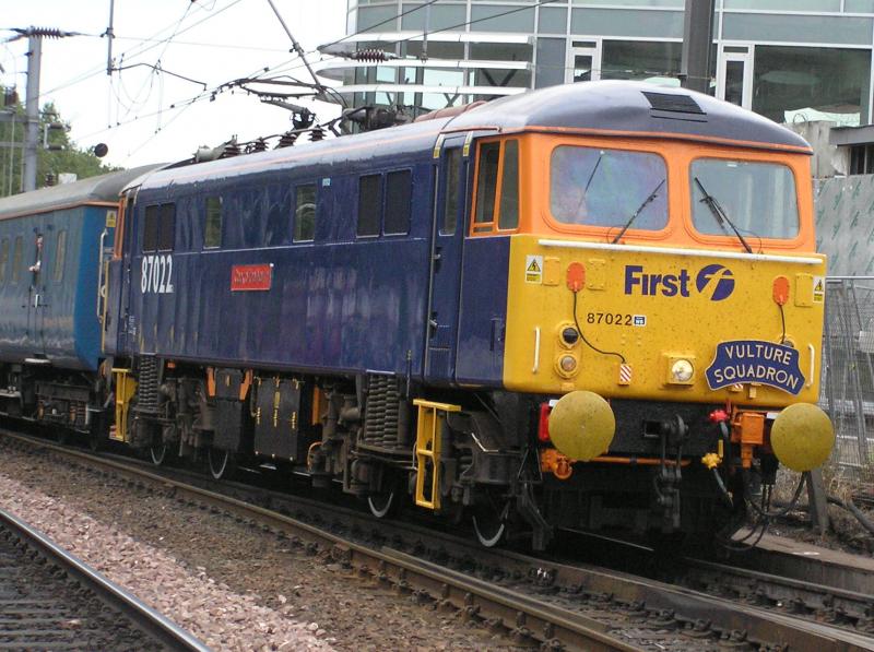 87022 at Waverley: Photo of 87022 at Waverley
