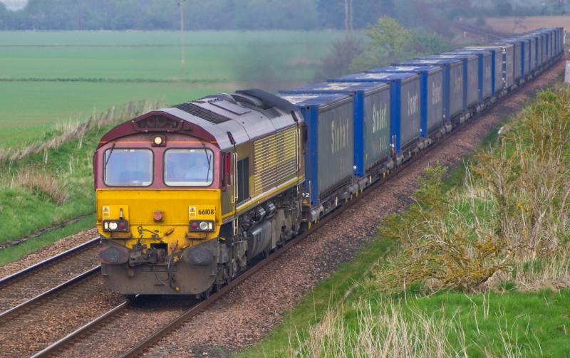 66108: 66108 heads south at Forteviot 20/04/11 Photo of 66108