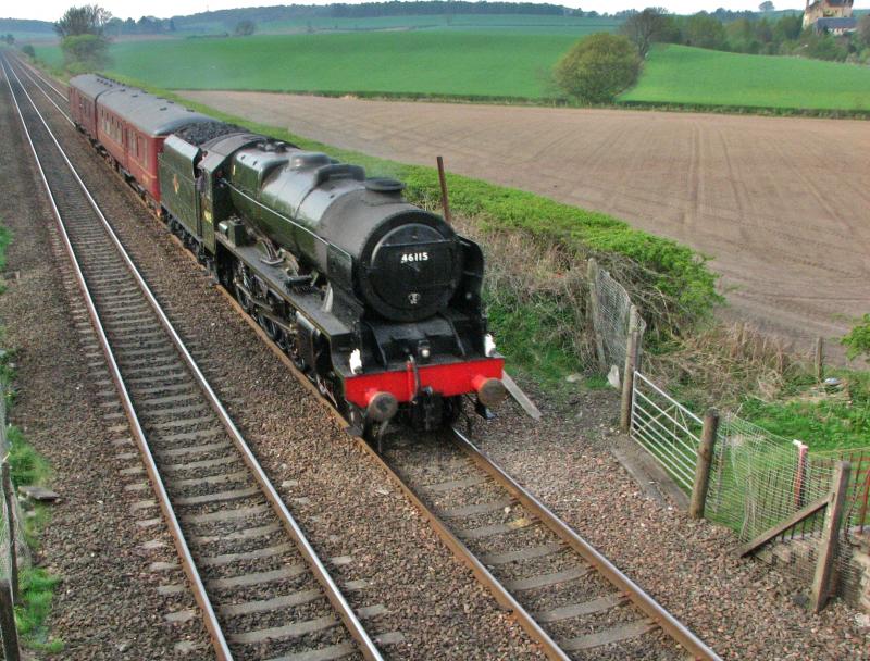 5Z41, 46115 and support Coaches.: 5Z41, 46115 Photo of 5Z41, 46115 and support Coaches.