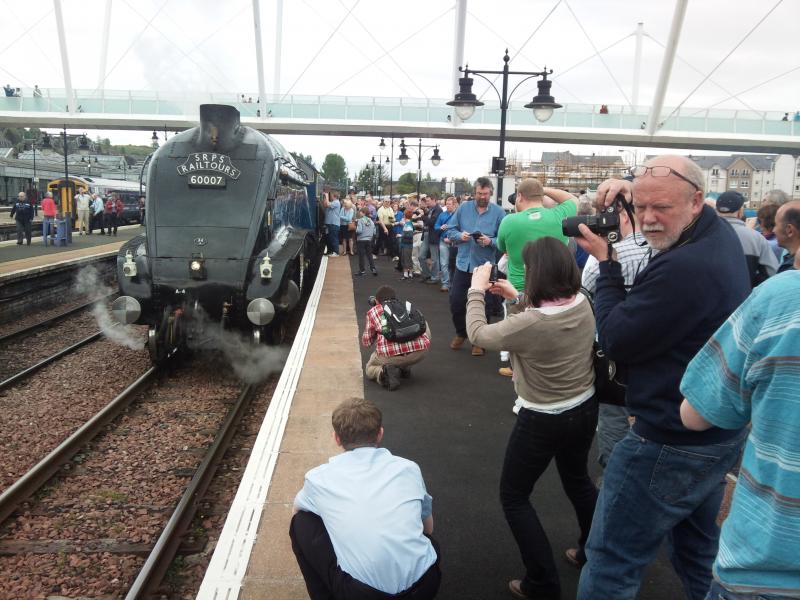 Sir Nigel Gresley at Stirling Station, 24 April 2011 : Sir Nigel Gresley at Stirling Station, 24 April 2011 during the Forth Circle trip. Photo of Sir Nigel Gresley at Stirling Station, 24 April 2011
