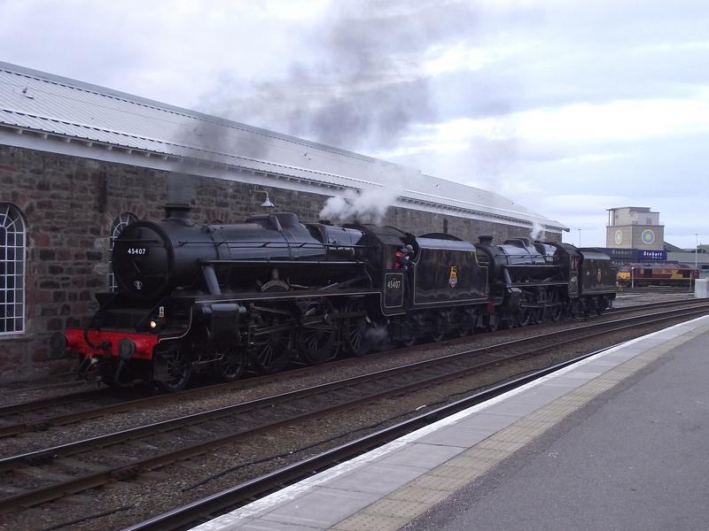 Black Vs at Inverness: 45407 + 44871 beside Inverness shed, after arrival with 5Z30, the 03:33 Heywood - Inverness. Photo of Black Vs at Inverness