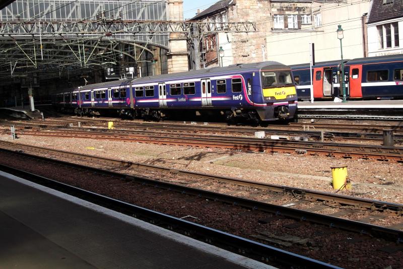 Photo of 322482 at Glasgow Central