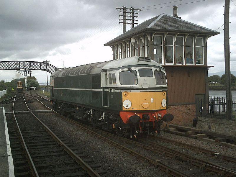 D5310_boness: D5310 (26010) at Boness waiting next to the signalbox Photo of D5310_boness