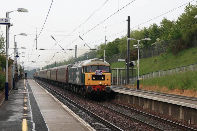 47580 at Musselburgh: 47580 leading ( 47804 on the rear ) 1Z22 16.32 Edinburgh to Norwich through Musselburgh on 07/05/2011. Photo of 47580 at Musselburgh