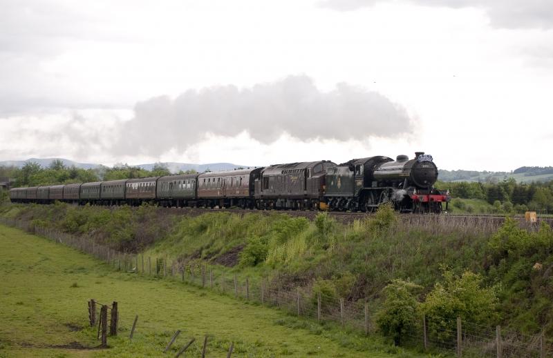 61994 The Great Marquess: 61994 + class 37 today on The Cathedrals Explorer passing Bannockburn heading for Fort William in between the rain showers Photo of 61994 The Great Marquess