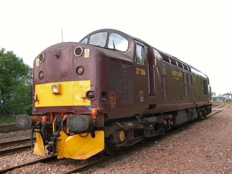 37706 stabled in Stirling sidings: 37706 stabled in Stirling sidings Photo of 37706 stabled in Stirling sidings