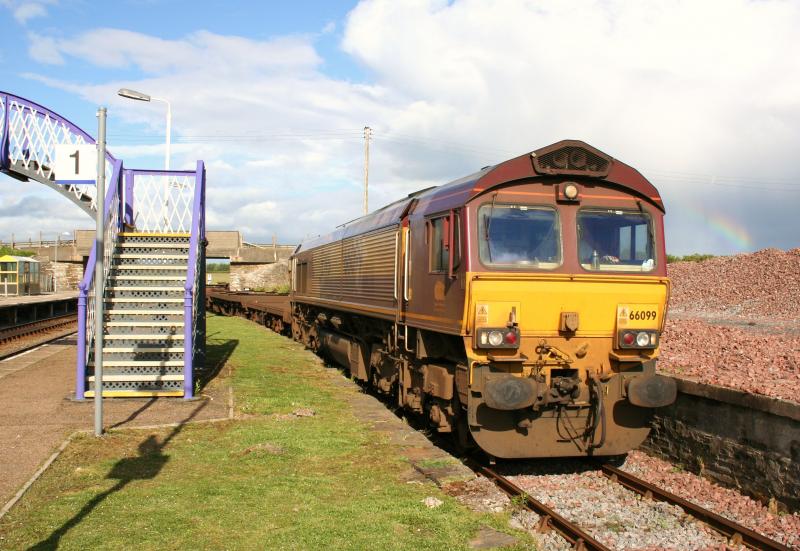 66099 at Georgemas Junction 6E69:
66099 at Georgemas Junction shunting ready to form 6E69 to Tees Yard 18th May 2011 Photo of 66099 at Georgemas Junction 6E69