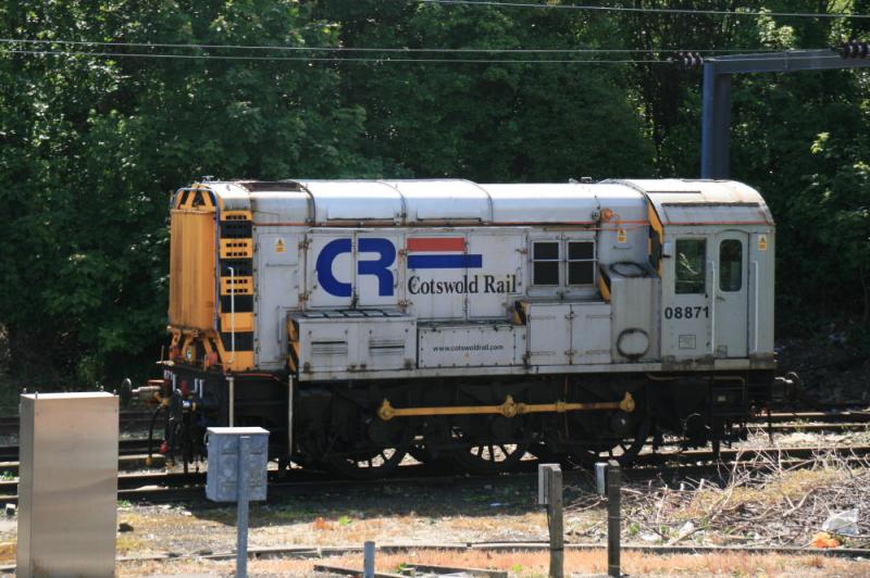 08871 at Craigentinny: 08871 in Cotswold livery parked at Craigentinny ( Off Hire? ) on 24/05/2011 Photo of 08871 at Craigentinny