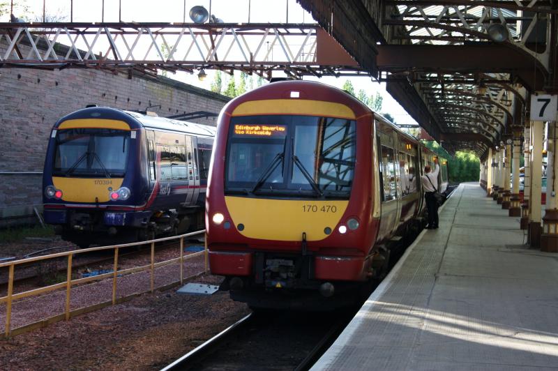 IMG_3060.JPG: barbie 170394 going for a wash, spt 170470 perth-edinburgh. Photo of IMG_3060.JPG