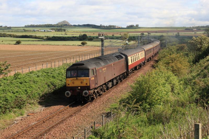 47804 at Drem: 47804 leading 55022 on 5Z65 10.42 North Berwick to Boness approaching Drem Jct on 29/05/2011 during a brief sunny spell Photo of 47804 at Drem