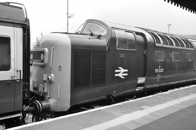 55022 at Kyle of Lochalsh 28 May 2011: 55022 on the SPRS railtour 28 May rests a brief while at Kyle of Lochalsh Station before shunting the carriages and the return leg to North Berwick Photo of 55022 at Kyle of Lochalsh 28 May 2011