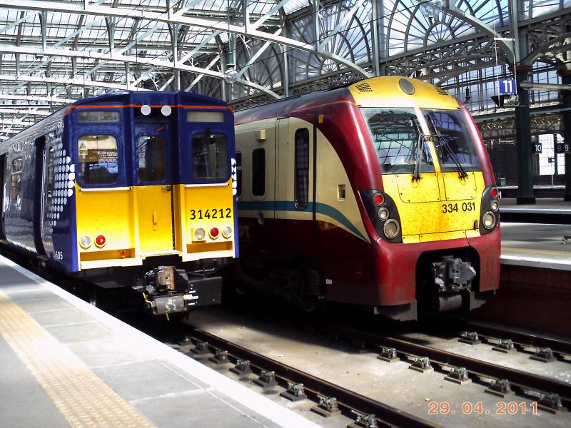 Photo of 314212 and 334031