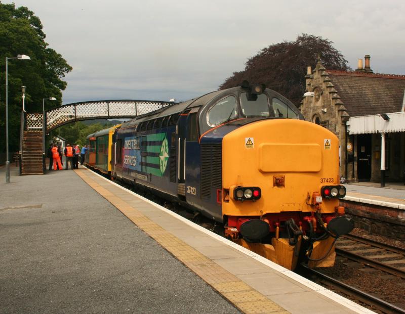 37423 2Z02 270611 Pitlochry: Photo of 37423 2Z02 270611 Pitlochry