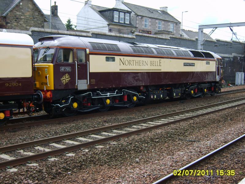1Z47 Northern Belle, Carstairs 02/07/11: 47790 Galloway Princess waits time in the dgl at Carstairs today.The condition of loco a credit to DRS. 47832 in DRS livery on rear of train. Photo of 1Z47 Northern Belle, Carstairs 02/07/11