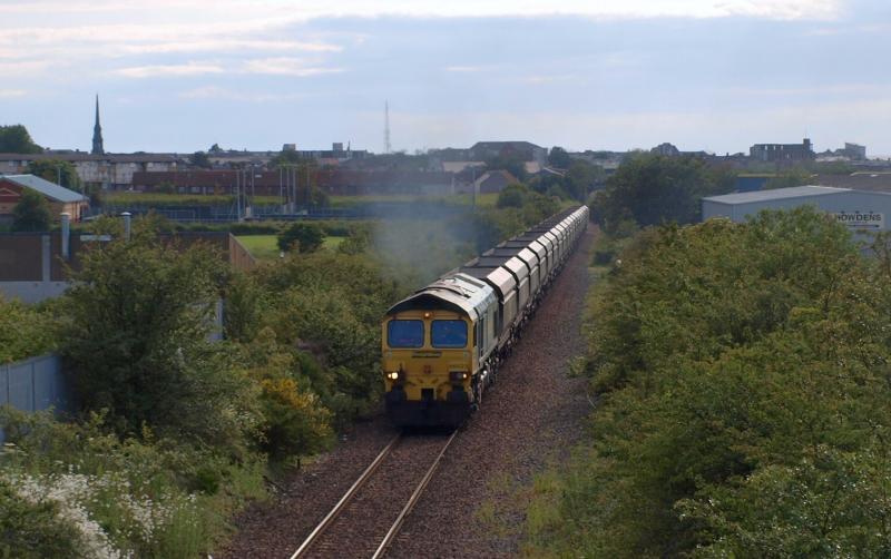 Ayr Heathfield - 29-06-2011: Freightliner 66523 climbs away from Ayr with coal empties from York to Killoch. Photo of Ayr Heathfield - 29-06-2011