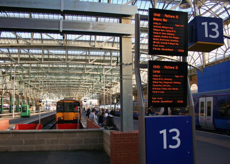 318259 Glasgow Central 020711:
318259 stands in platform 13 at Glasgow Central on 2nd July 2011, the penultimate day for 318's working Ayrshire and Inverclyde services Photo of 318259 Glasgow Central 020711