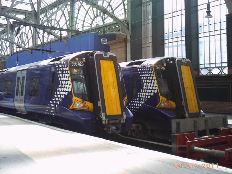 Photo of 380020 and 380001