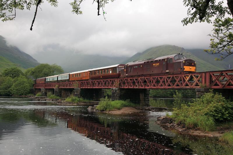 37685, Queen of Scots and 45231 on rear Loch Awe Viaduct: ECS of private charter returning from Oban on 6/7/11. Photo of 37685, Queen of Scots and 45231 on rear Loch Awe Viaduct