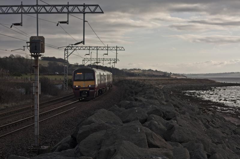 320312 Approaching Craigendoran: http://www.flickr.com/photos/clagmonster/ Photo of 320312 Approaching Craigendoran