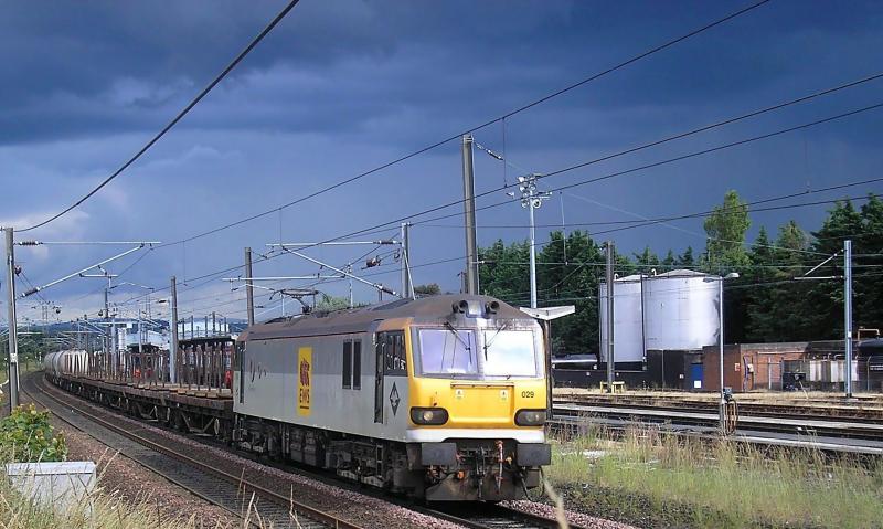 Edinburgh 92: As a thunderstorm approaches overhead, 92029 Photo of Edinburgh 92