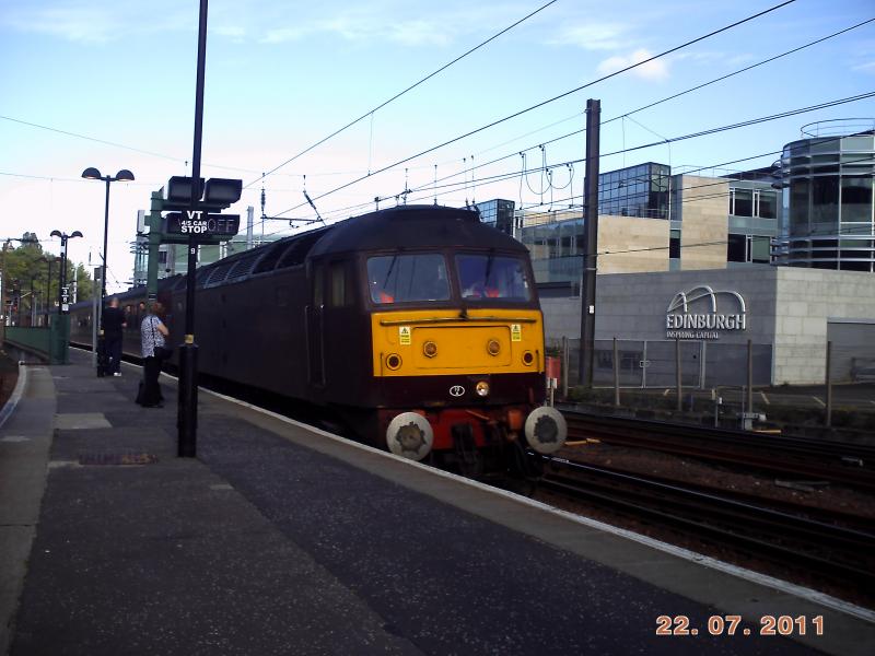 47804 in edinburgh: 47804 in edinburgh wavery with a compass tour. 47851 on the rear. 23/7/11 Photo of 47804 in edinburgh