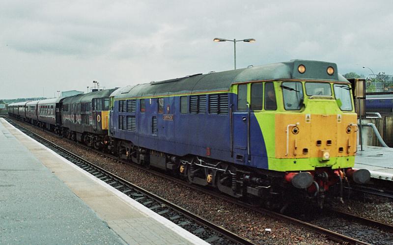 31190 & 31602 on 1H82 Edinburgh - Keith in Aberdeen 030505 2.jpg: 31190 & 31602 on 1H82 Edinburgh - Keith Royal Scotsman in Aberdeen 030505 Photo of 31190 & 31602 on 1H82 Edinburgh - Keith in Aberdeen 030505 2.jpg