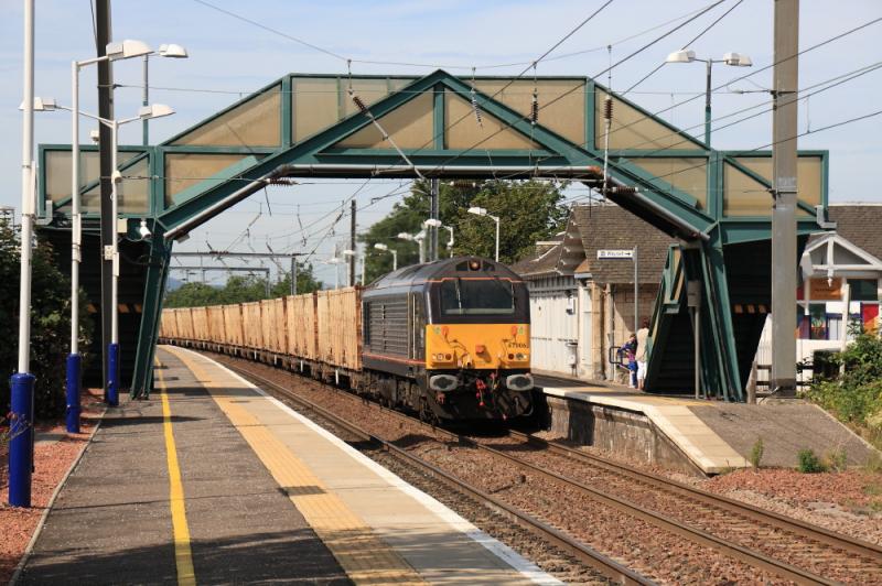 Royal 67 on 6B45: 67006 on 6B45 10.25 Powderhall to Oxwellmains passing through Prestonpans on 25/07/2011 Photo of Royal 67 on 6B45