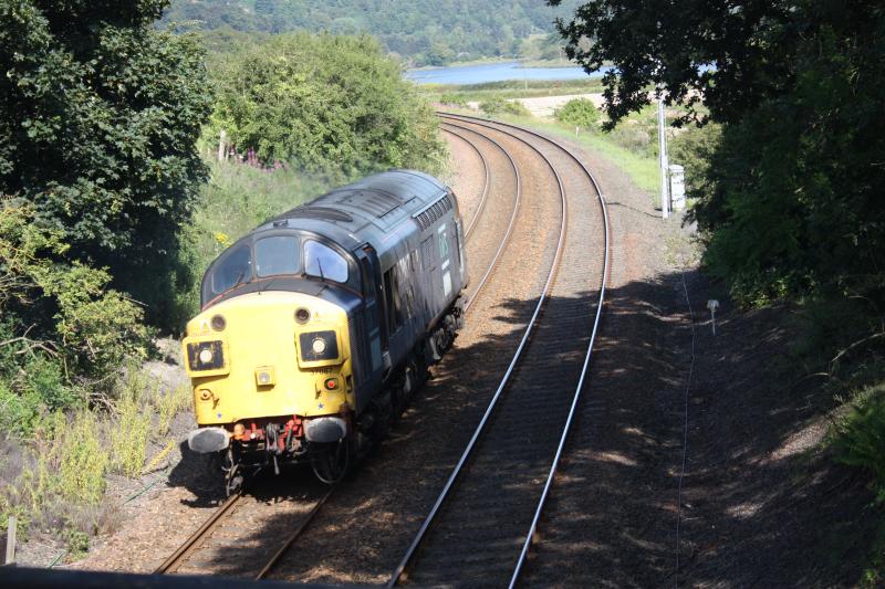 37087 0Z37 : Photo of 37087 0Z37