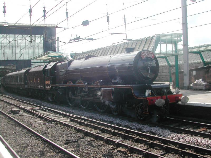 6201 Princess Elizabeth: 6201 has just arrived at Carlisle with the Cumbrian Mountain Express on 30 July 2011. Photo of 6201 Princess Elizabeth