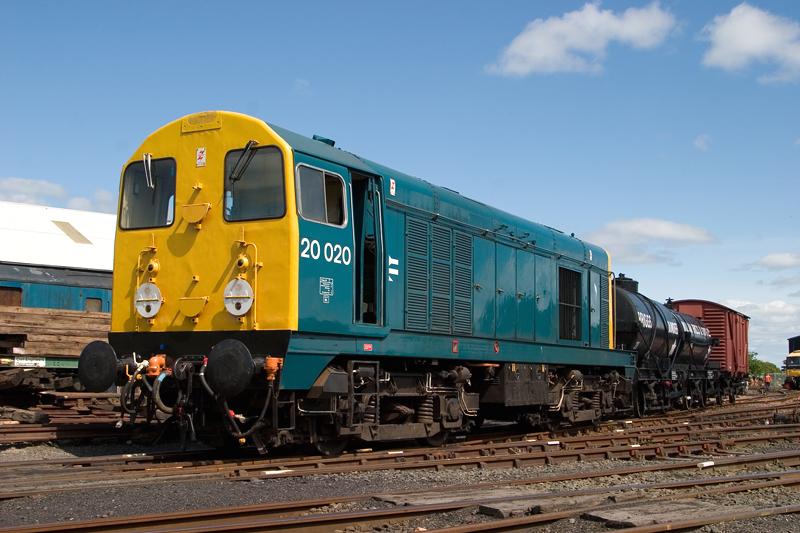 20020 Bo'ness yard: 20020 shunting wagons during an apprentice shunter's course in the yard at Bo'ness. Sat 23rd July 2011. Photo of 20020 Bo'ness yard