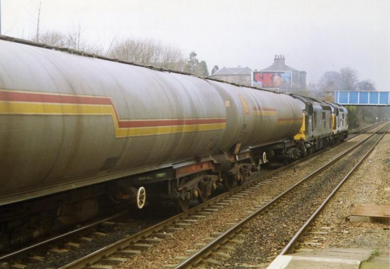 Bishopbriggs 100 tonners: 100 ton TTAs on the 1450 Grangemouth to Bishopbriggs at Grahamston in February 1993. Photo of Bishopbriggs 100 tonners