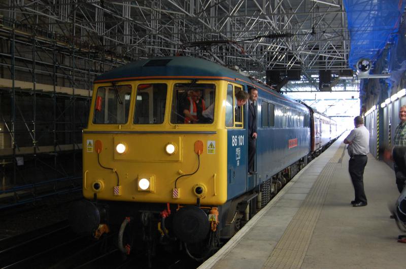 86101 at Edinburgh Waverley 23.7.11: 86101 at Edinburgh Waverley after arriving on the rear of 1Z48 0722 Retford to Edinburgh Waverley GBRF staff charter Photo of 86101 at Edinburgh Waverley 23.7.11
