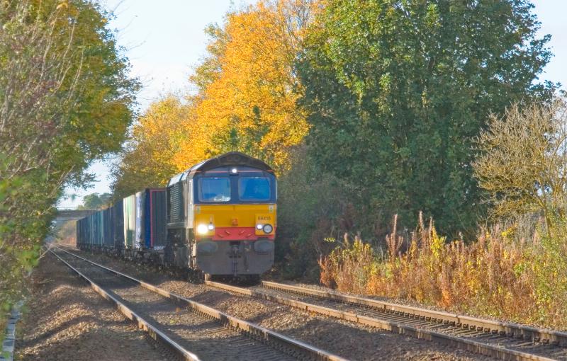 66418: 66418 head towards Perth in autumn sunlight Photo of 66418