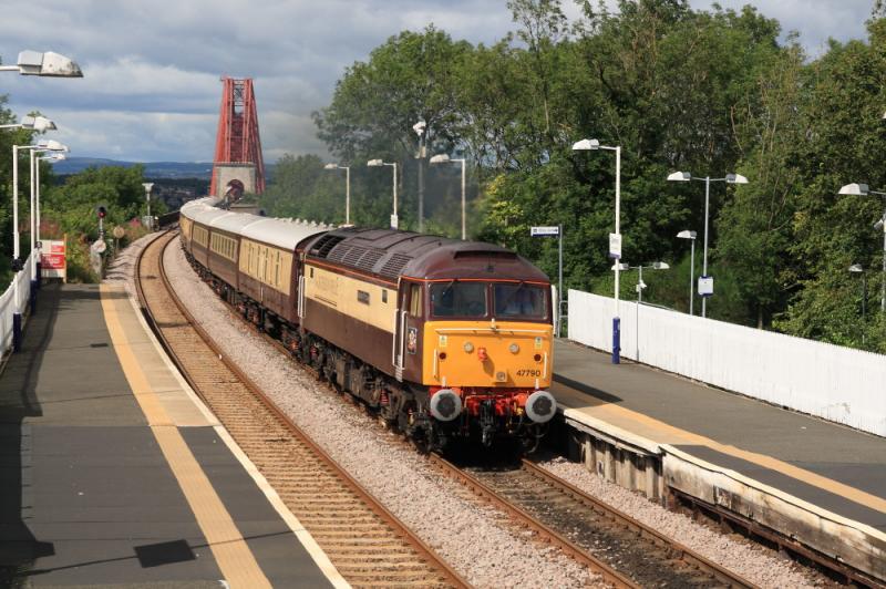 47790 on 1Z38: 47790 on 1Z38 08.37 Inverness to London Kings Cross at Dalmeny on 08/06/2011 ( cooperation from the weather ) Photo of 47790 on 1Z38