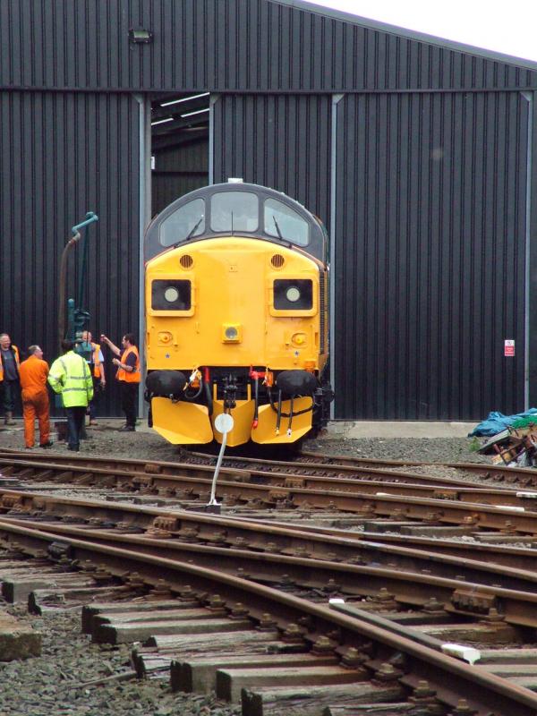 37025: 37025 at Boness on 30th September 2007 Photo of 37025