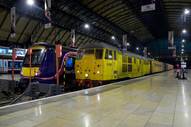 1Q06 at Queen Street: 31105 stands at Glasgow Queen Street with 1Q06 Optical Structures Gauging Train. Photo of 1Q06 at Queen Street