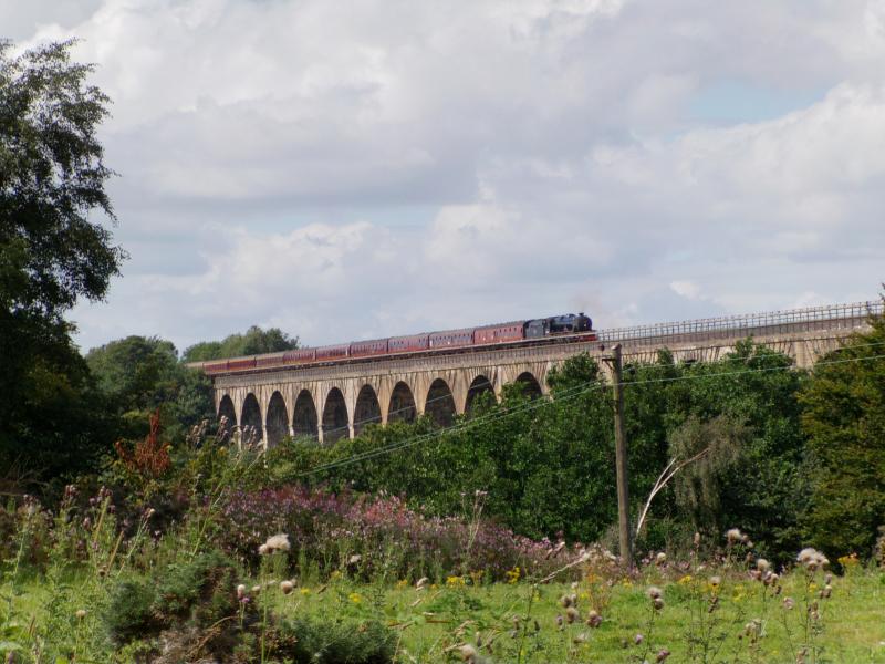 The Forth Circle crossing the River Avon: 45231 crossing the Avon viaduct approaching Linlithgow with the Forth Circle tour at 1405 on 21-08-11 Photo of The Forth Circle crossing the River Avon