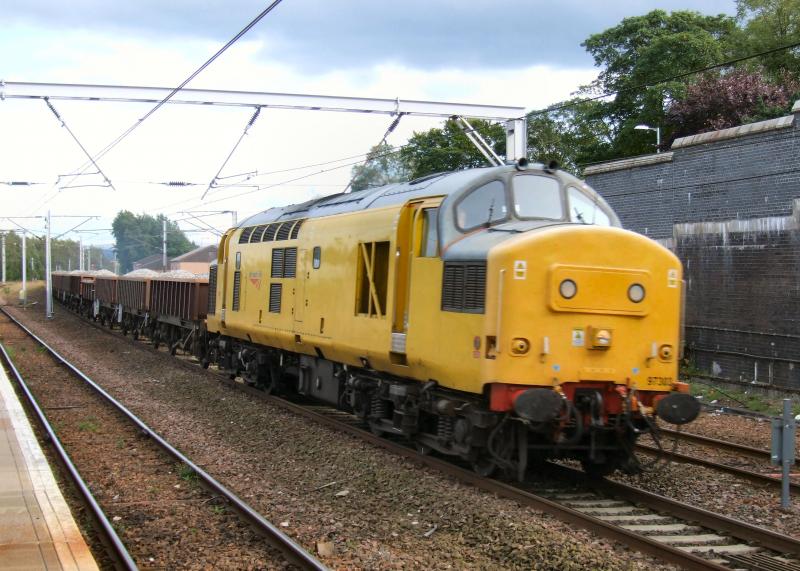 97303 Passes Carstairs with 6L31 Carlisle - Mossend Engineers.: 97303 Passes Carstairs with 6L31 Carlisle - Mossend Engineers Photo of 97303 Passes Carstairs with 6L31 Carlisle - Mossend Engineers.