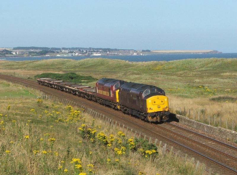 37401 37417 6D83 Arbroath: Photo of 37401 37417 6D83 Arbroath