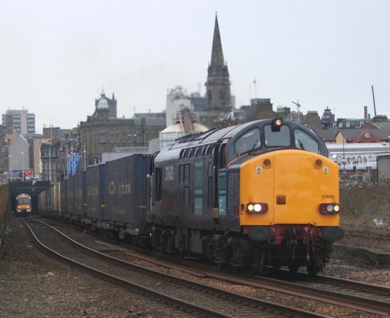 37605 4A11 Dundee: Photo of 37605 4A11 Dundee
