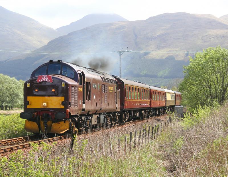 37248 to Oban departs Crianlarich: Photo of 37248 to Oban departs Crianlarich